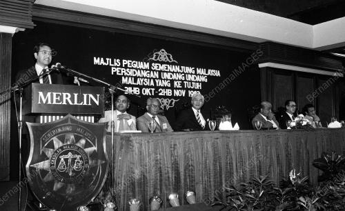 KL06_27012015_PERSIDANGAN