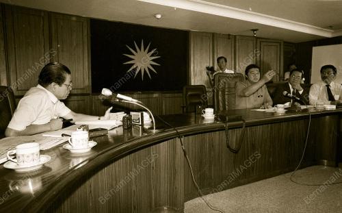 KL06_270390_MESYUARAT