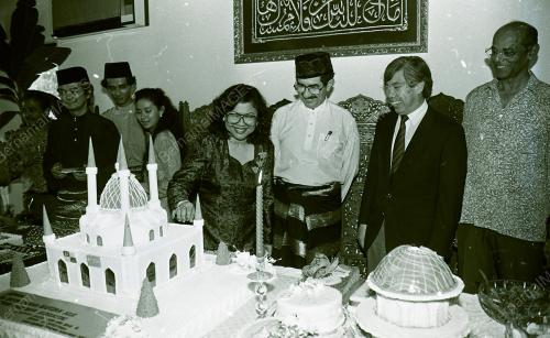 RAFIDAH AZIZ MENGHADIRI RUMAH TERBUKA