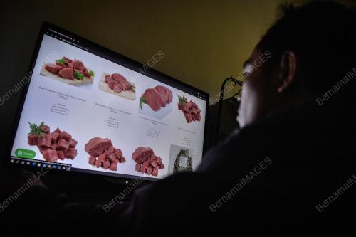 KAWALAN PERGERAKAN KENDIRI DAN KELUARGA