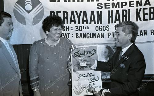 KL06_270690_LARIAN_MERDEKA