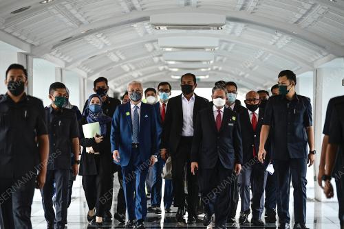 DATUK SERI ISMAIL SABRI YAAKOB