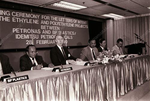 AGREEMENT BETWEEN PETRONAS, BP, AND IDEMITSU