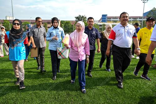 DATUK SERI DR WAN AZIZAH WAN ISMAIL