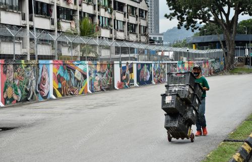 PENGHASILAN MURAL DAN GRAFITI PASAR BORONG KL