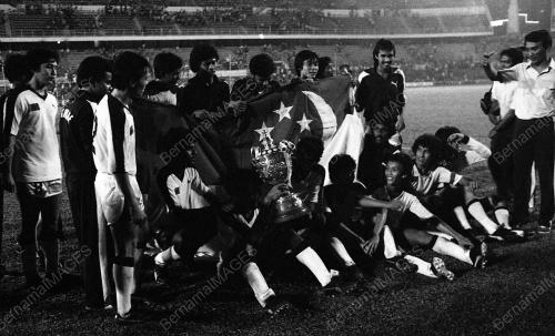 SELANGOR VS SINGAPURA