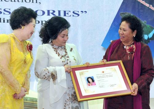 DATIN SERI ROSMAH MANSOR