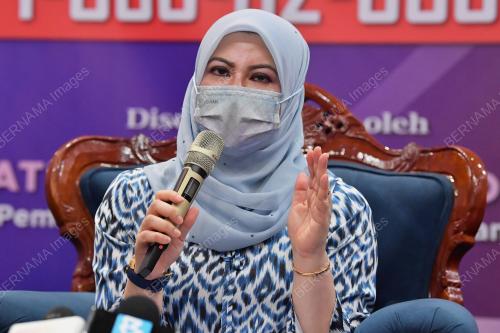 DATUK SERI RINA HARUN