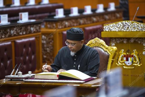 KL06_31072017_PARLIMEN