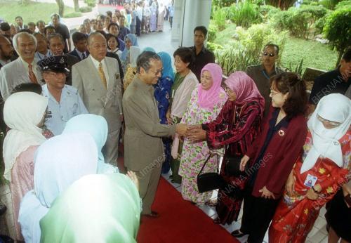 MAHATHIR MOHAMAD