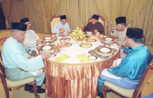 KL07-08_12_2000_AGONG-MAHATHIR_15012016
