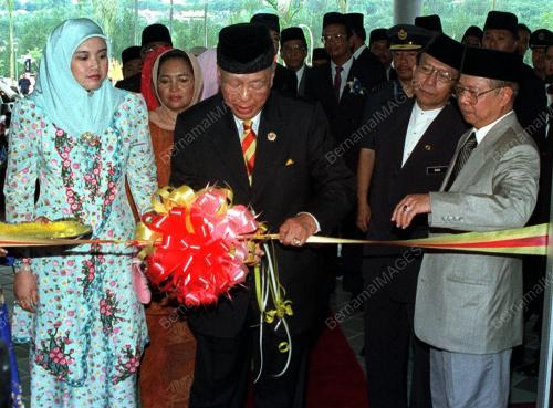 KL07-14_10_2000_AGONG-MAHKAMAH_14012016