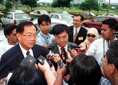 KL07-15_09_2000_SIDANG_BERITA_13012016