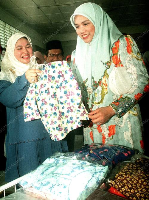 PERMAISURI AGONG TUANKU SITI AISHAH