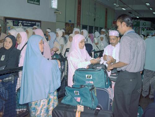 KL07-27_01_2001_JEMAAH_HAJI_18012016