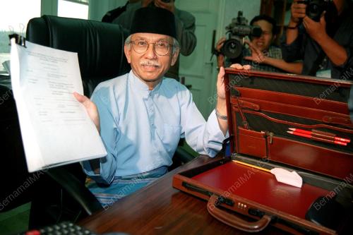 KL07-27_10_2000_BELANJAWAN_2001_14012016