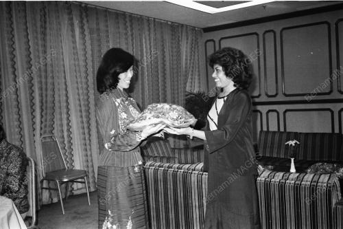 DR. LING LIONG SIK