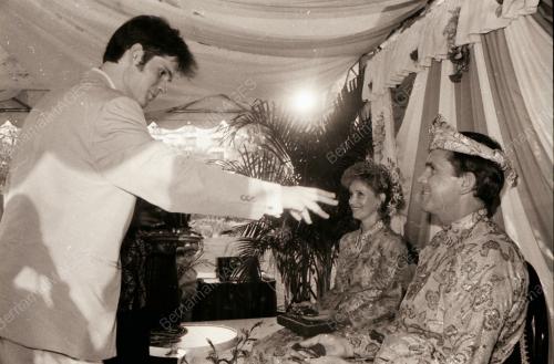 PASANGAN BRITISH KAHWIN CARA MELAYU