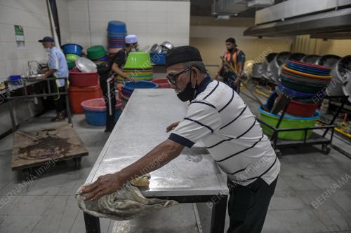 TINJAUAN PERSIAPAN PENYEDIAAN BUBUR LAMBUK MASJID JAMEK KG BARU
