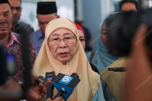 DATUK SERI DR WAN AZIZAH WAN ISMAIL