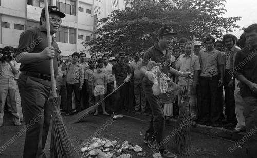 MAHATHIR MOHAMAD