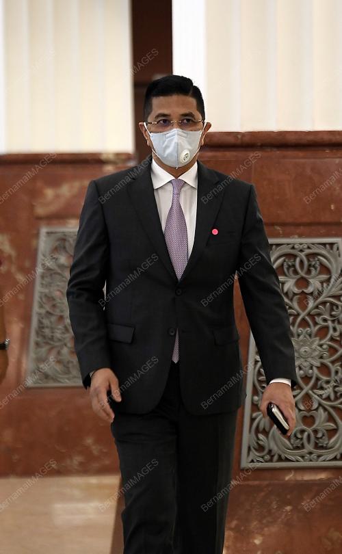 PERSIDANGAN PARLIMEN PENGGAL KETIGA 