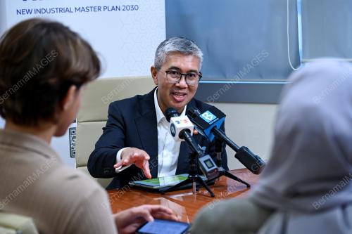 TENGKU DATUK SERI ZAFRUL ABDUL AZIZ