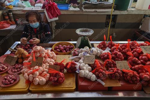 TINJAUAN HARGA BAWANG NAIK MENDADAK