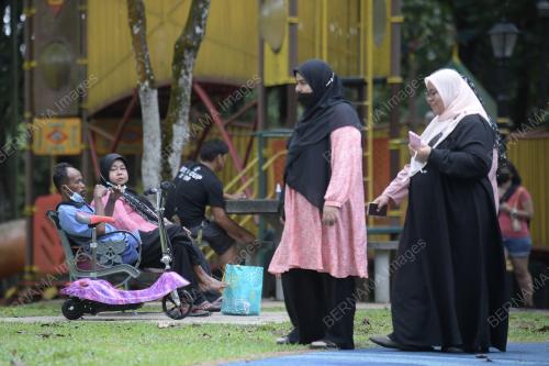 TINJAUAN PELITUP MUKA