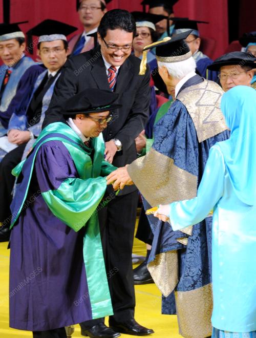 SULTAN PERAK SULTAN AZLAN SHAH