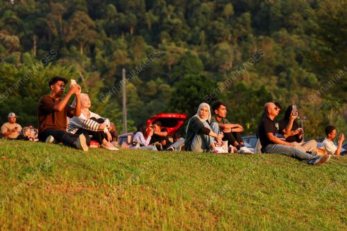 TINJAUAN CUTI HUJUNG MINGGU