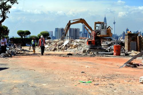KL07_04012013_TANAH_RUNTUH