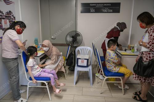 TINJAUAN PROGRAM IMUNISASI COVID-19 KANAK-KANAK (PICKIDS)