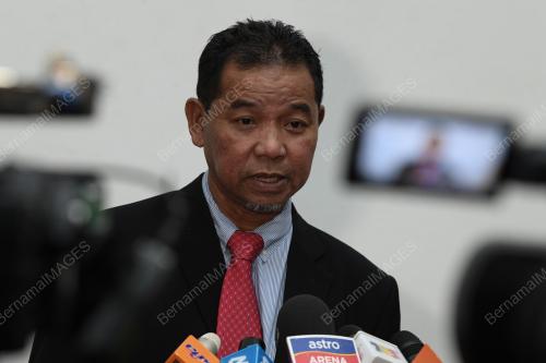 DATUK AHMAD SHAPAWI ISMAIL