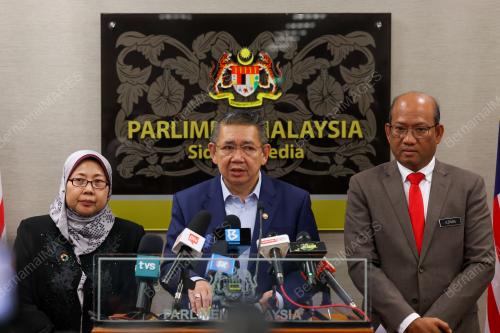 DATUK SERI SALAHUDDIN AYUB