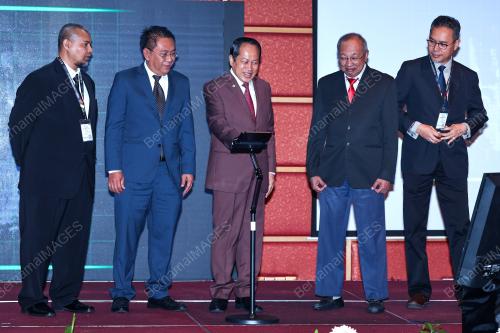 DATUK SERI AHMAD MASLAN