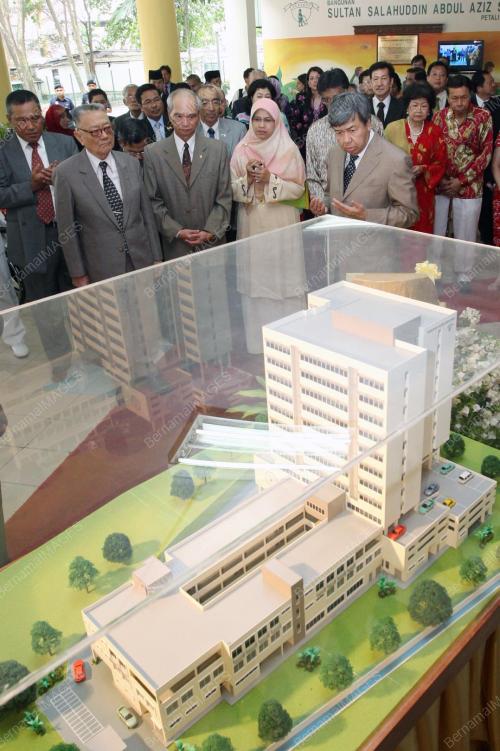 SULTAN SELANGOR SULTAN SHARAFUDDIN IDRIS SHAH