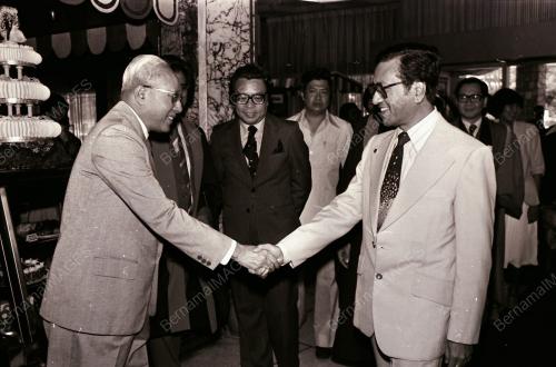 DATUK SERI DR. MAHATHIR BIN MOHAMAD