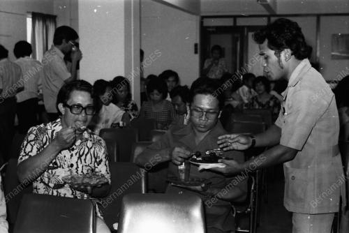 PEMUDA-PEMUDI INDONESIA