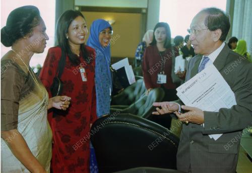 DATUK SERI RAIS YATIM