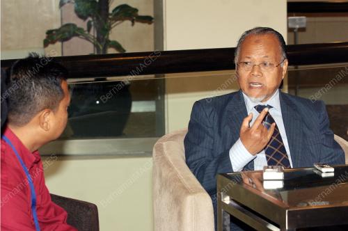 DATUK MOHD NAKHAEI AHMAD