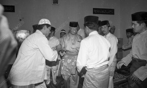 KL07_06022015_AGONG_SOLAT