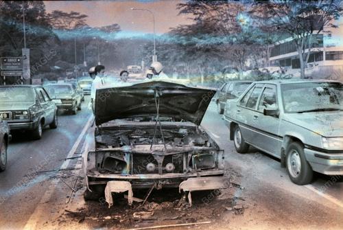 KERETA VOLVO TERBAKAR DI JALAN SEMANTAN