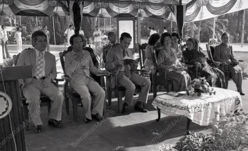 MAHATHIR MOHAMAD