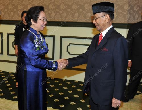 KL07_06062013_AGONG
