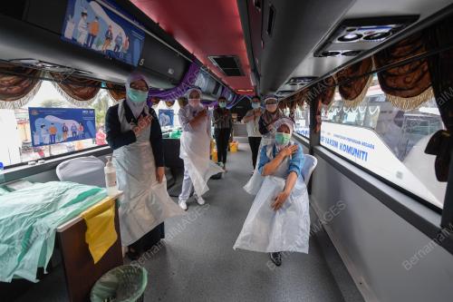 PUSAT PEMBERIAN VAKSIN MOBILE OUTREACH