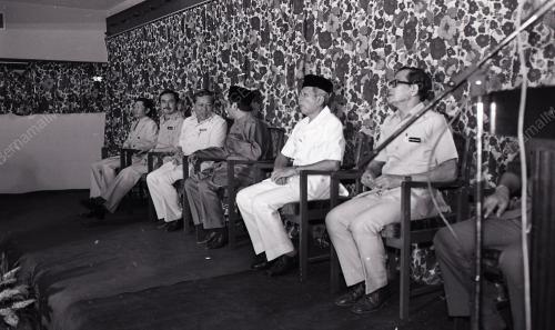 DR. MAHATHIR MOHAMAD