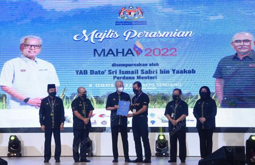 DATUK SERI ISMAIL SABRI YAAKOB