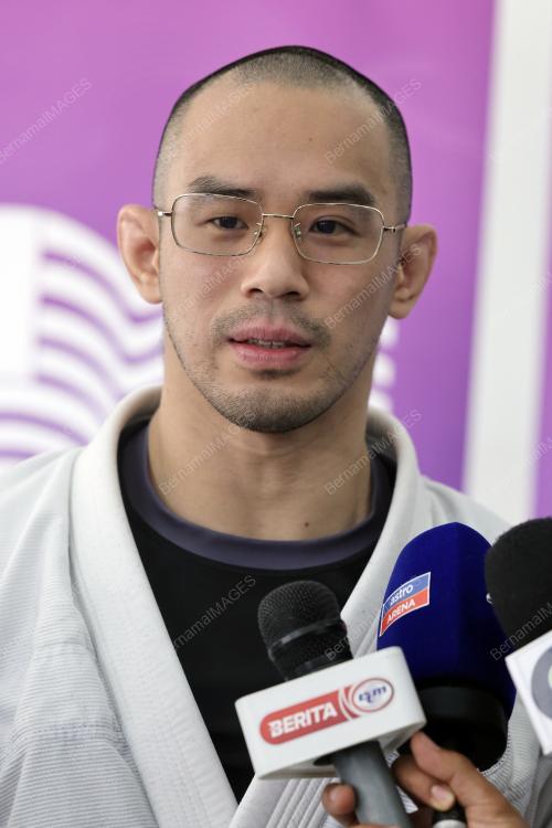 DR TEE LIP JIN