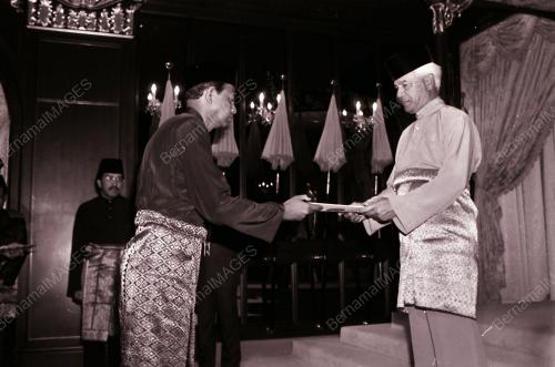 SULTAN AZLAN MUHIBBUDDIN SHAH